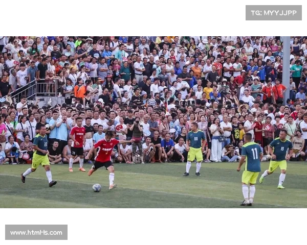 球迷冲入伯纳乌场地抗议，安保人员迅速控制局面